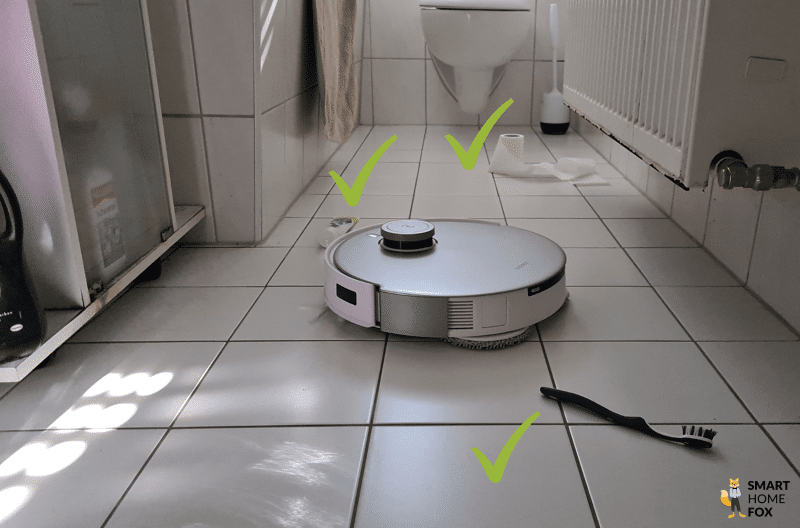 Das Ergebnis des ECOVACS DEEBOT T20 OMNI bei Hinderniserkennungstest von sehr schmalen Objekten ist zu sehen.